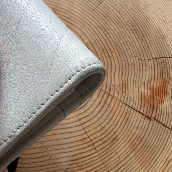 CHANEL Ivory Chevron Leather Wallet - Picture 12 of 16